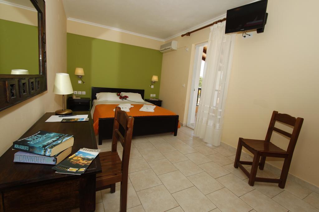 Perros Hotel Agios Stefanos Avliotes  Room photo