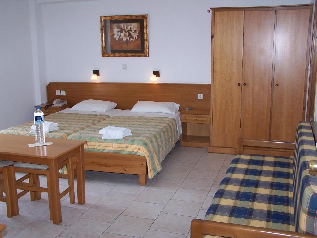 Perros Hotel Agios Stefanos Avliotes  Room photo