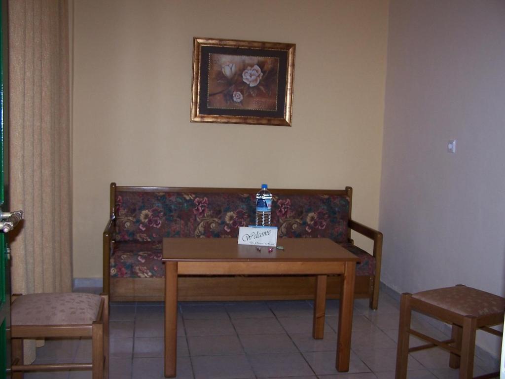 Perros Hotel Agios Stefanos Avliotes  Room photo